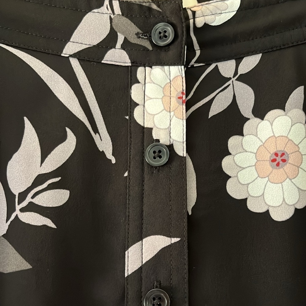 Loft black with floral pattern skirt. Size Large - Picture 2 of 10